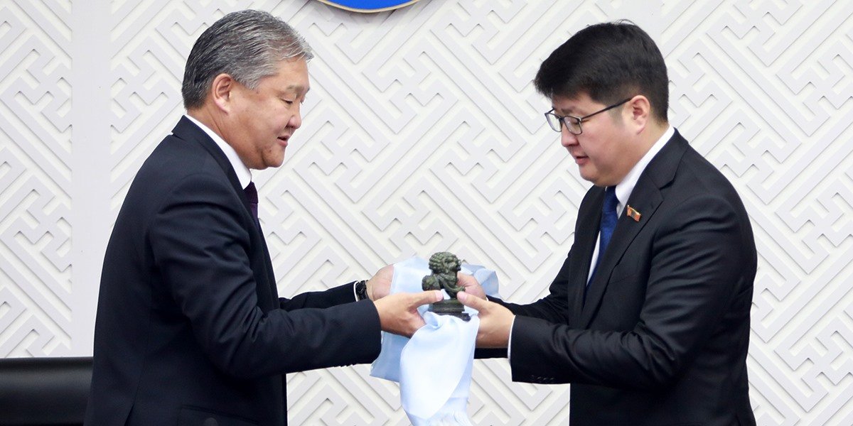 Нийслэлийн ИТХ-ын даргаар Ж.Батбаясгалан сонгогдлоо