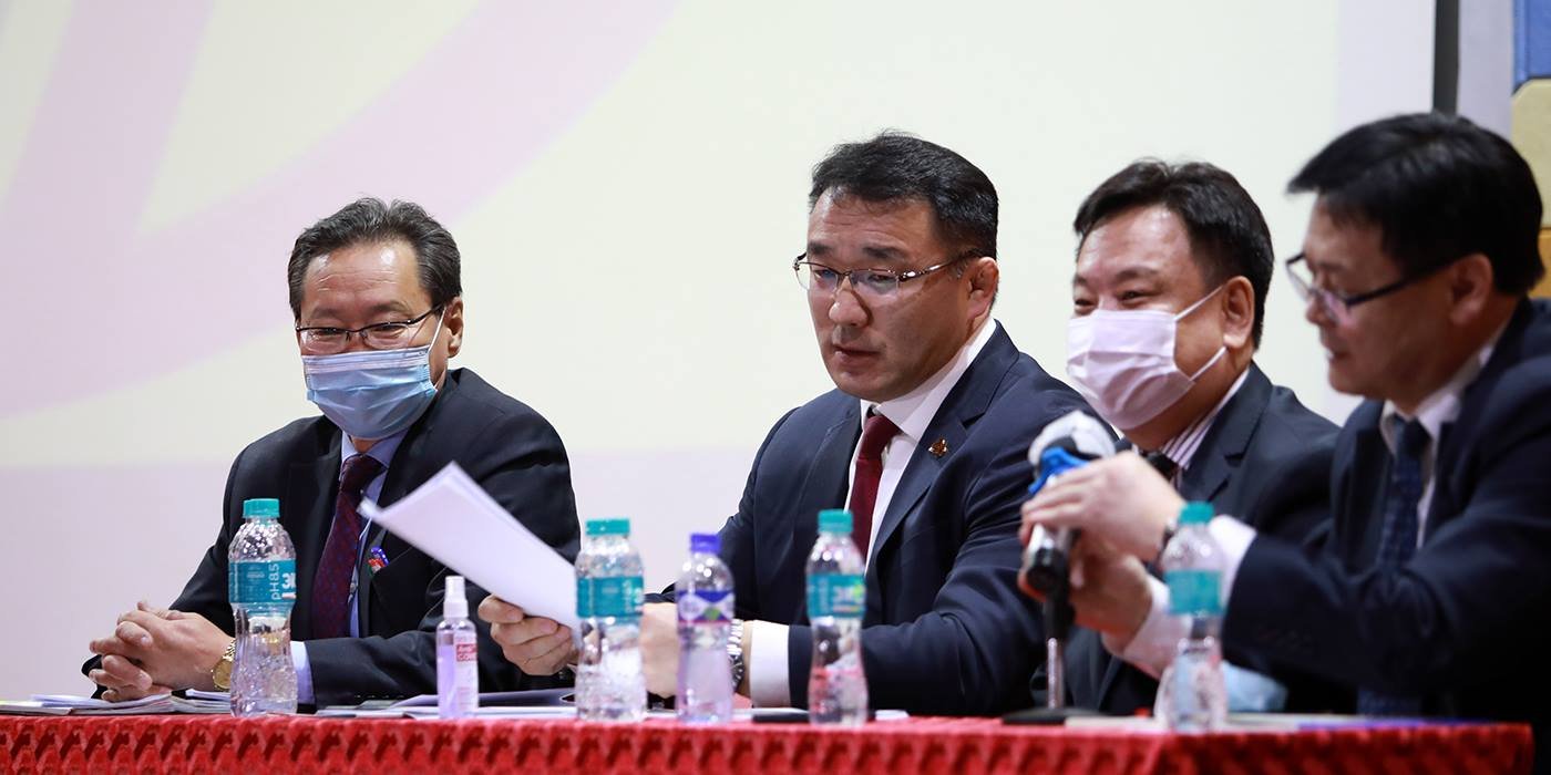 Д.Сумъяабазар: Хотын төвд өндөр барилга бариулахгүй байх бодлого барина