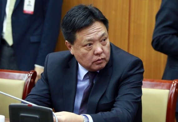 Шүүх хуралдааныг хойшлуулж, шүүгдэгч М.Энхсайханыг цагдан хорилоо 