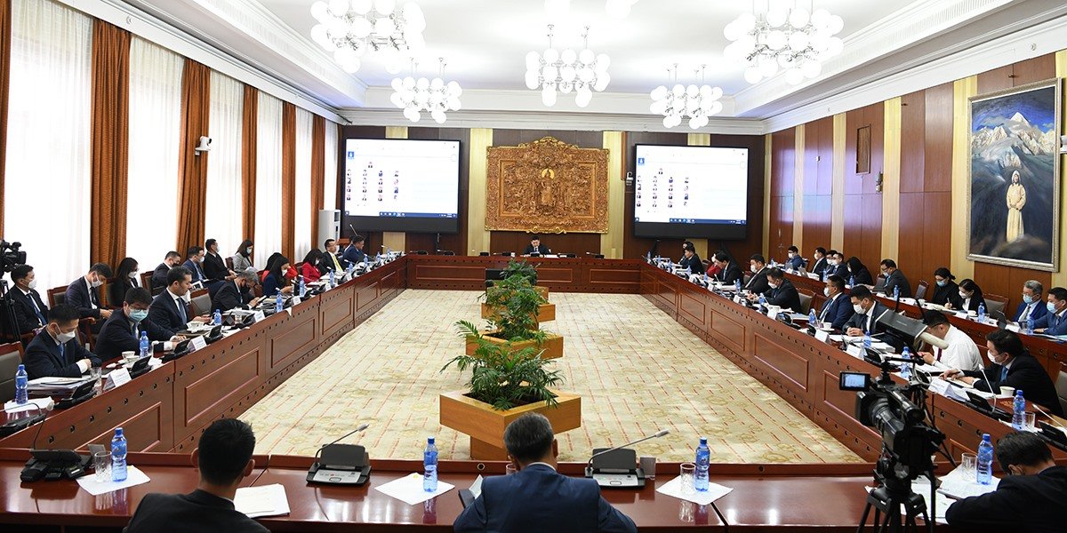 Улаанбаатар хотын түгжрэлийг цогцоор нь шийдэх түүхэн шийдвэр гаргалаа