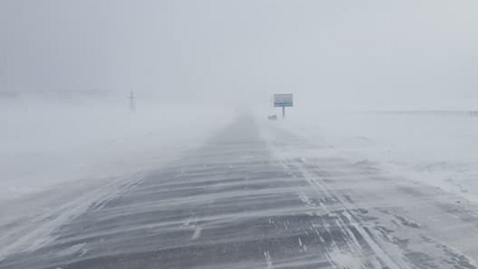 Амралтын өдрүүдэд цасан шуурга шуурч, хүйтэрнэ