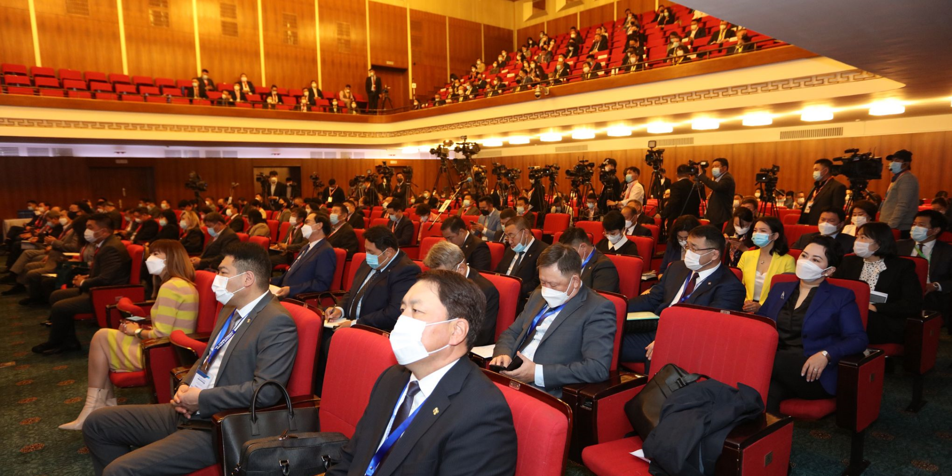 Төр, хувийн хэвшил, хөрөнгө оруулагчдын зөвлөлдөх уулзалт болж байна