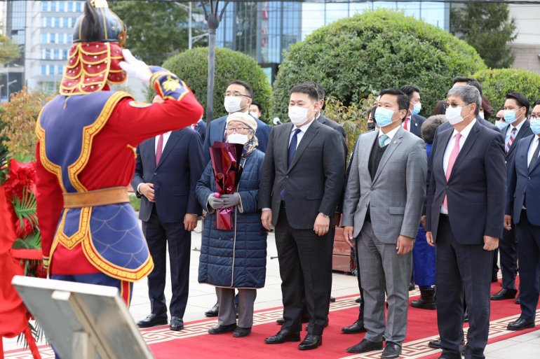 ТӨР, НИЙГМИЙН НЭРТ ЗҮТГЭЛТЭН Ю.ЦЭДЭНБАЛЫН ХӨШӨӨНД ЦЭЦЭГ ӨРГӨЖ, ХҮНДЭТГЭЛ ҮЗҮҮЛЛЭЭ