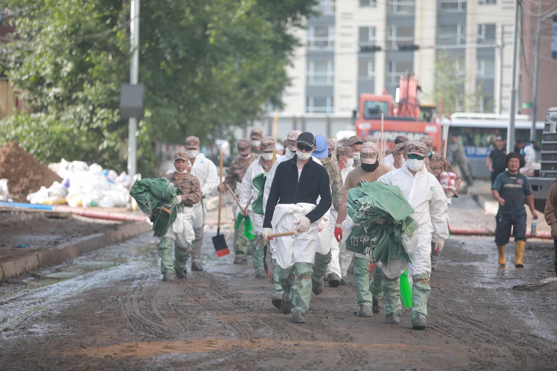 970 гаруй хүн цэвэрлэгээнд оролцож байна