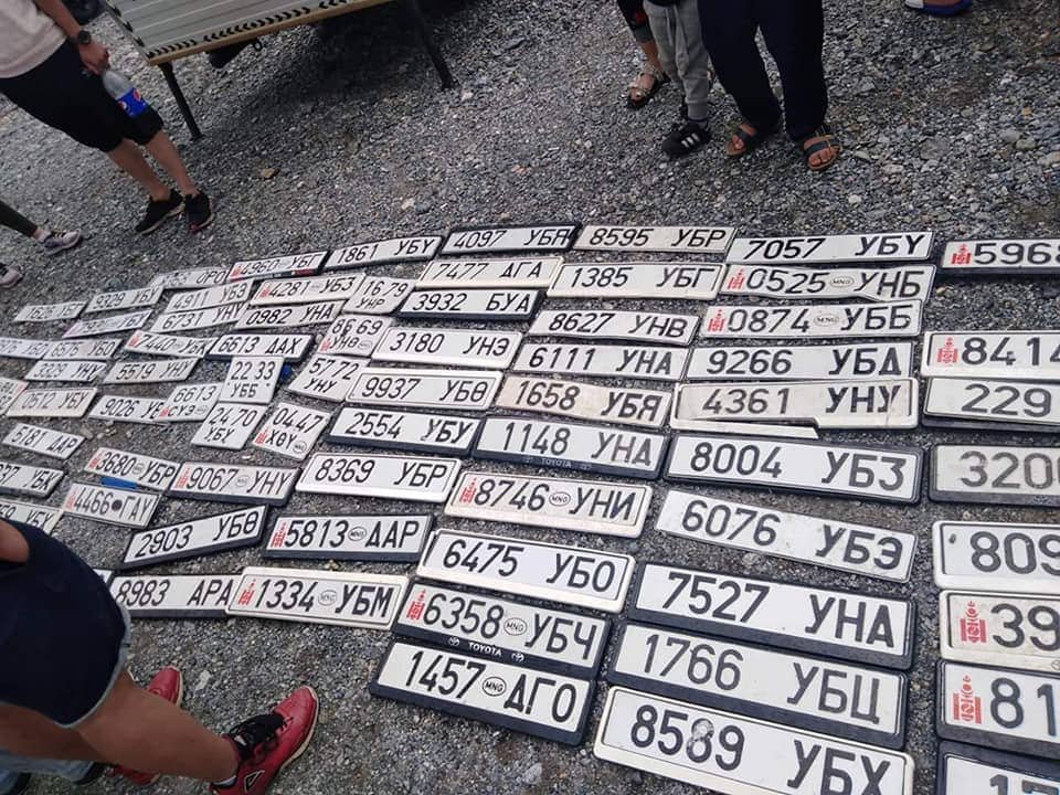 Үерийн улмаас автомашины дугаараа гээсэн иргэд цагдаагийн газраас аваарай