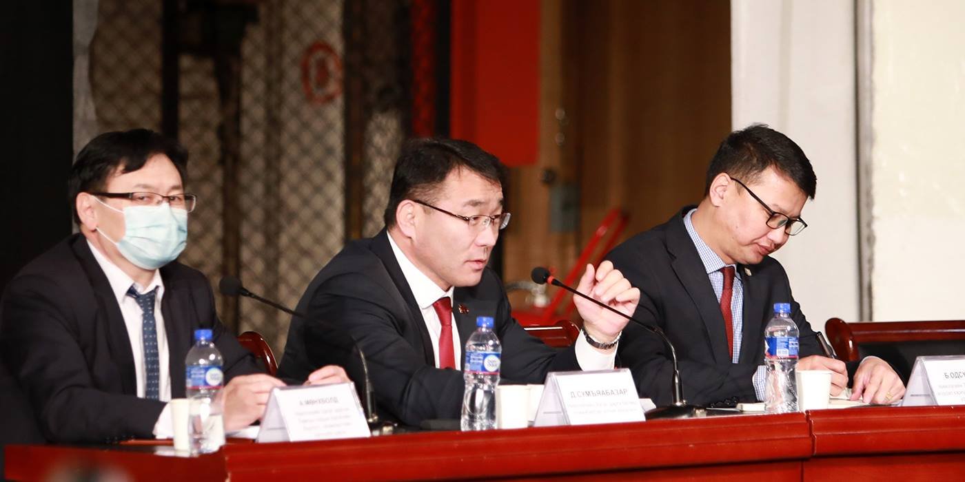 Д.Сумъяабазар: Хууль, эрх зүйгээ сайжруулснаар хотын тулгамдсан асуудлаа шийдвэрлэж чадна