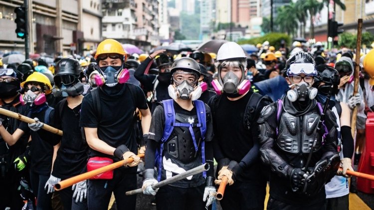 Жагсагчдын тэмцлийн улмаас Хонконгод банкны 250 гаруй салбар үйл ажиллагаагаа зогсоожээ