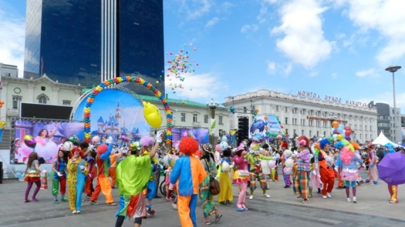 Хүүхдийн баяраар 130 хүүхэд эцэг, эхээсээ төөрчээ