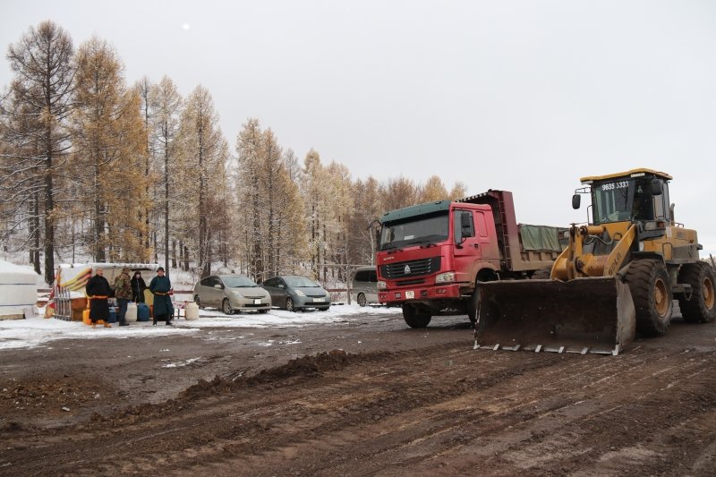 “Шинэ Хөдөө” төслийн хүрээнд Түлүүгийн даваанд худалдааны цэг байгуулах, тохижилтын ажил эхэллээ