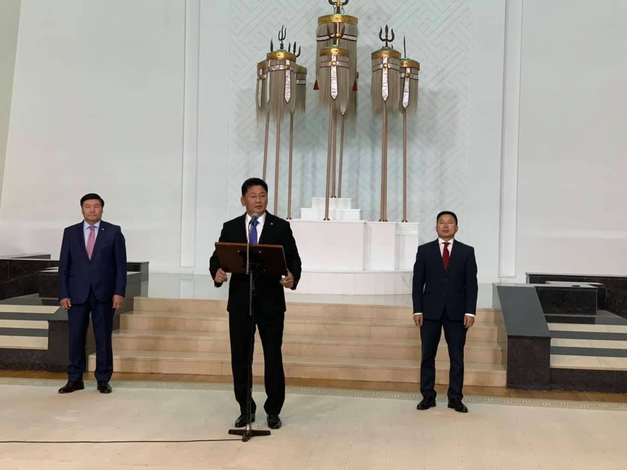 Ерөнхий сайд У.Хүрэлсүх “Дэлхийн ур чадвар-2019” тэмцээнд оролцох залууст Төрийн далбаагаа мандуулан ирэхийг ерөөлөө