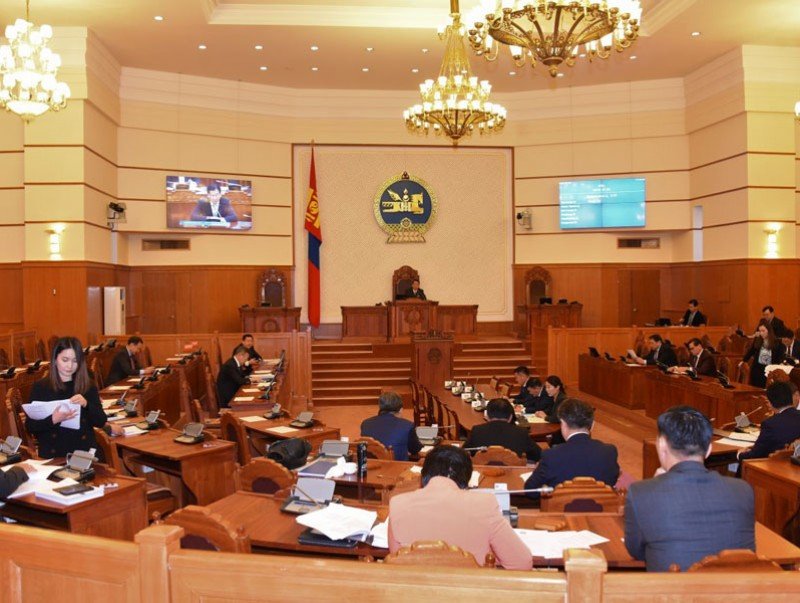 Оюуны өмчийг эдийн засгийн эргэлтэд оруулах тухай хуулийн төслийн анхны хэлэлцүүлгийг хийв