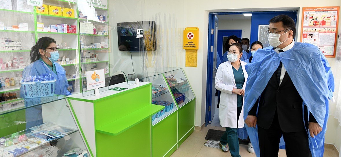 Д.Сумъяабазар: Эрүүл мэндийн салбарын боловсон хүчнийг чадавхжуулна