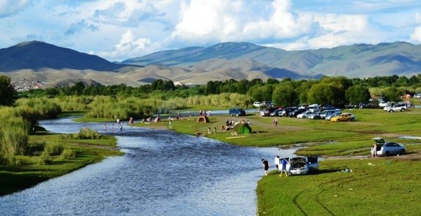 Баянзүрхчүүд бямба гаригт ногоон бүсийг цэвэрлэнэ