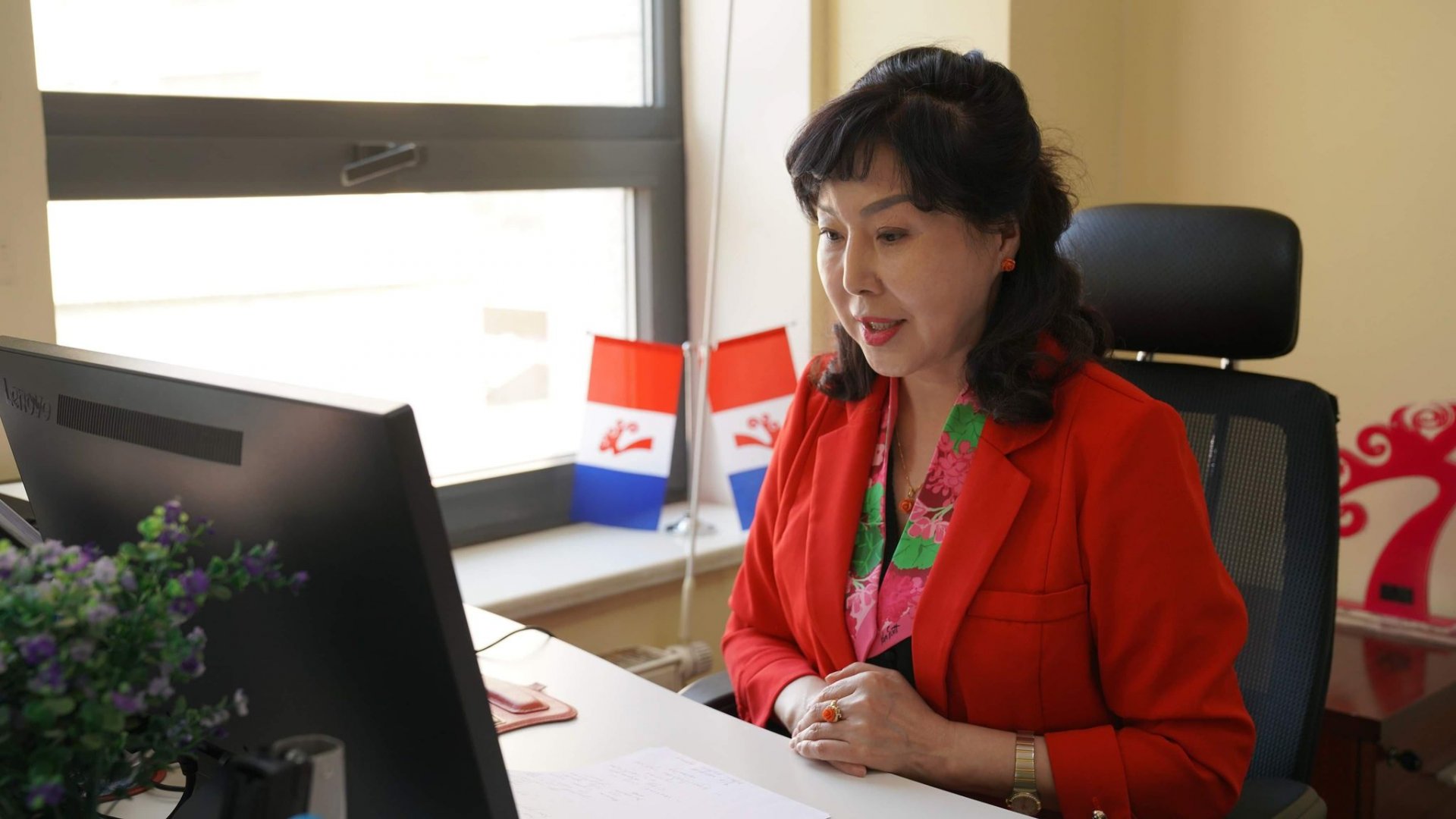 Д.САРАНГЭРЭЛ: ӨРХИЙН ОРЛОГЫГ НЭМЭГДҮҮЛЭХЭД   АНХААРЧ АЖИЛЛАНА