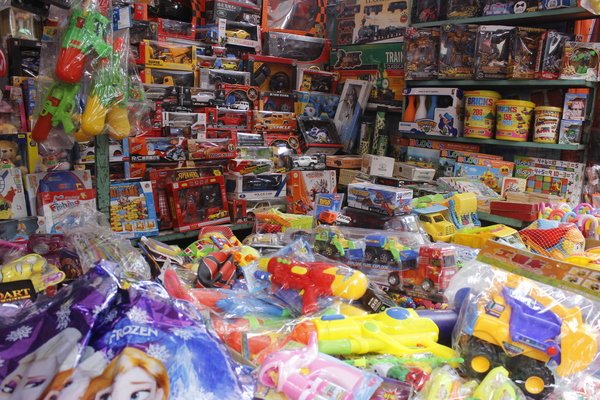 Эрүүл ахуйн шаардлага хангахгүй 3068 ширхэг тоглоомыг хураав