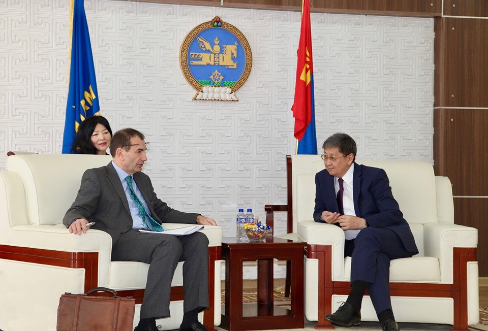 Сангийн сайд Ч.Хүрэлбаатар Европын сэргээн босголт, хөгжлийн банкны дэд ерөнхийлөгч Алейн Пилоуг хүлээн авч уулзлаа