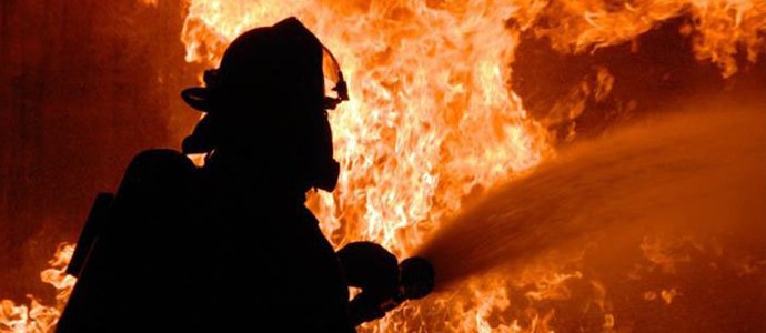 ОБЕГ: Дөрвөн хүүхэд гэртэйгээ шатаж, амиа алджээ