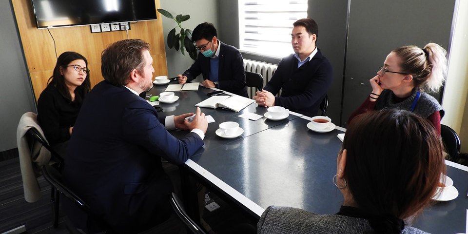 Азийн сангийн суурин төлөөлөгч Марк Кэйнигийг хүлээн авч уулзлаа