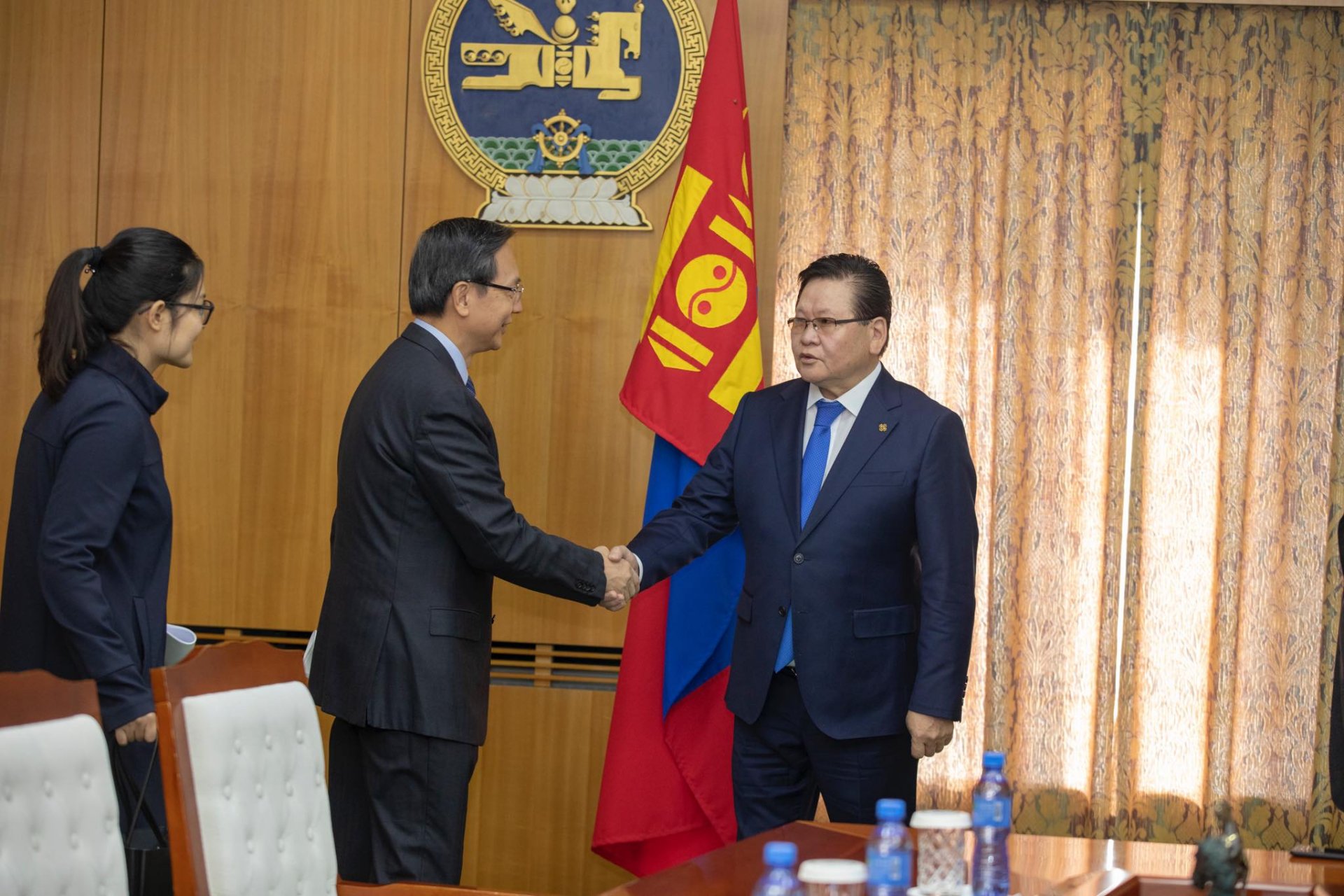 Хайнань мужтай харилцаа, хамтын ажиллагааг хөгжүүлнэ