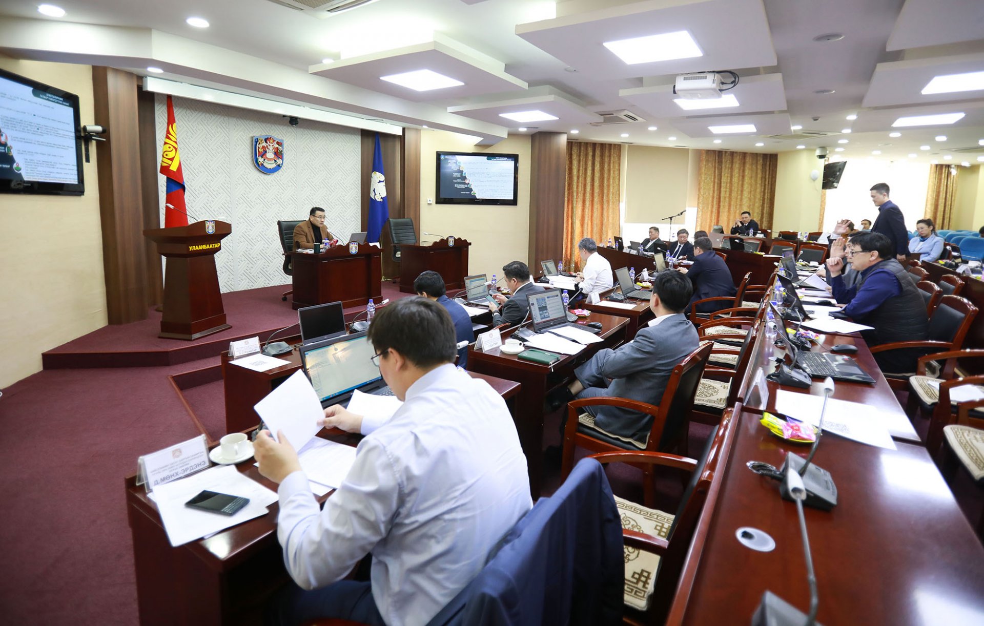 Наадамчдын замын нэгдүгээр эгнээг чөлөөлж, экспресс чиглэл нээх талаар судална