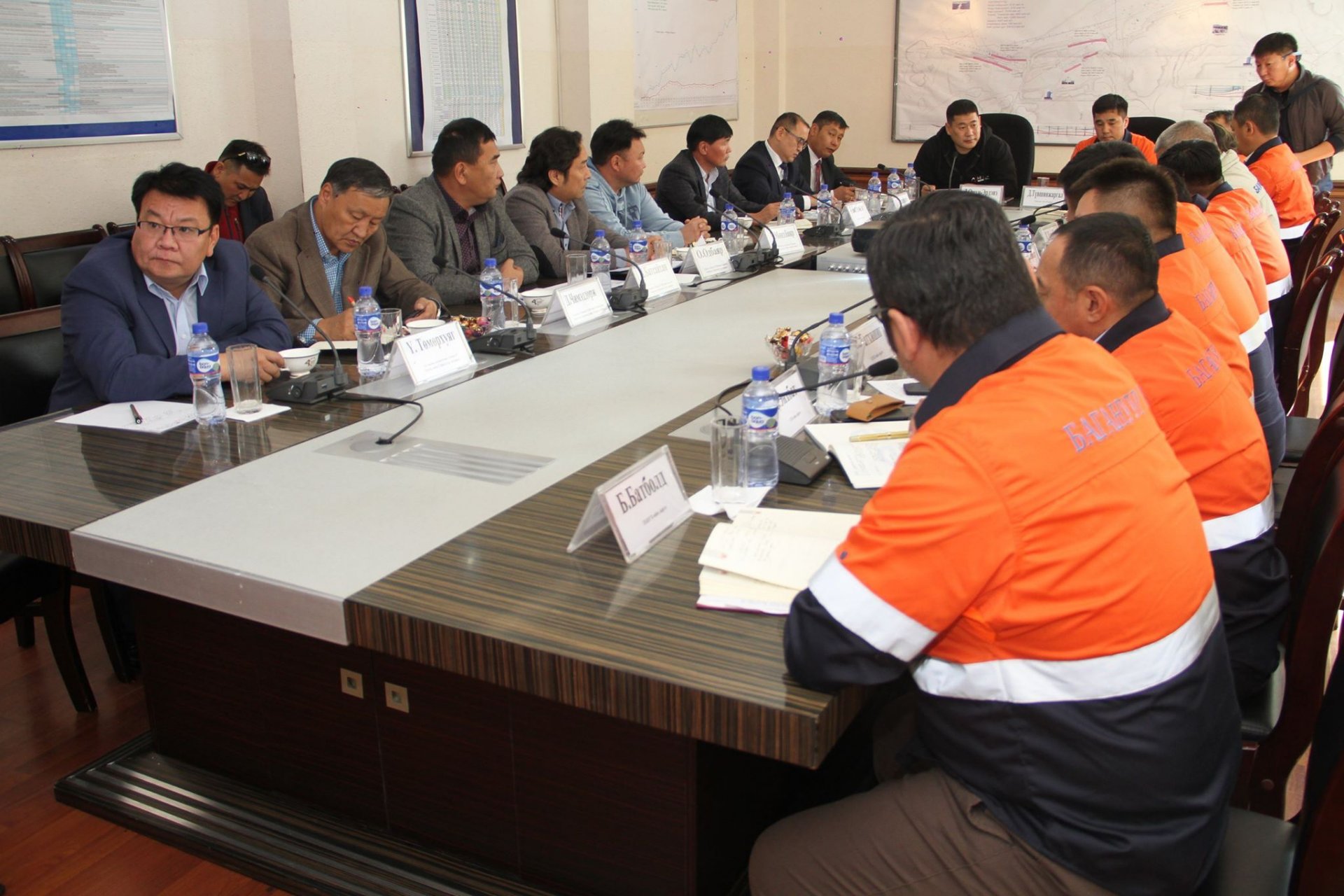 “Эрдэнэс МГЛ”-д “Багануур”-ийг шилжүүлэх бүртгэлийг хийж дууслаа