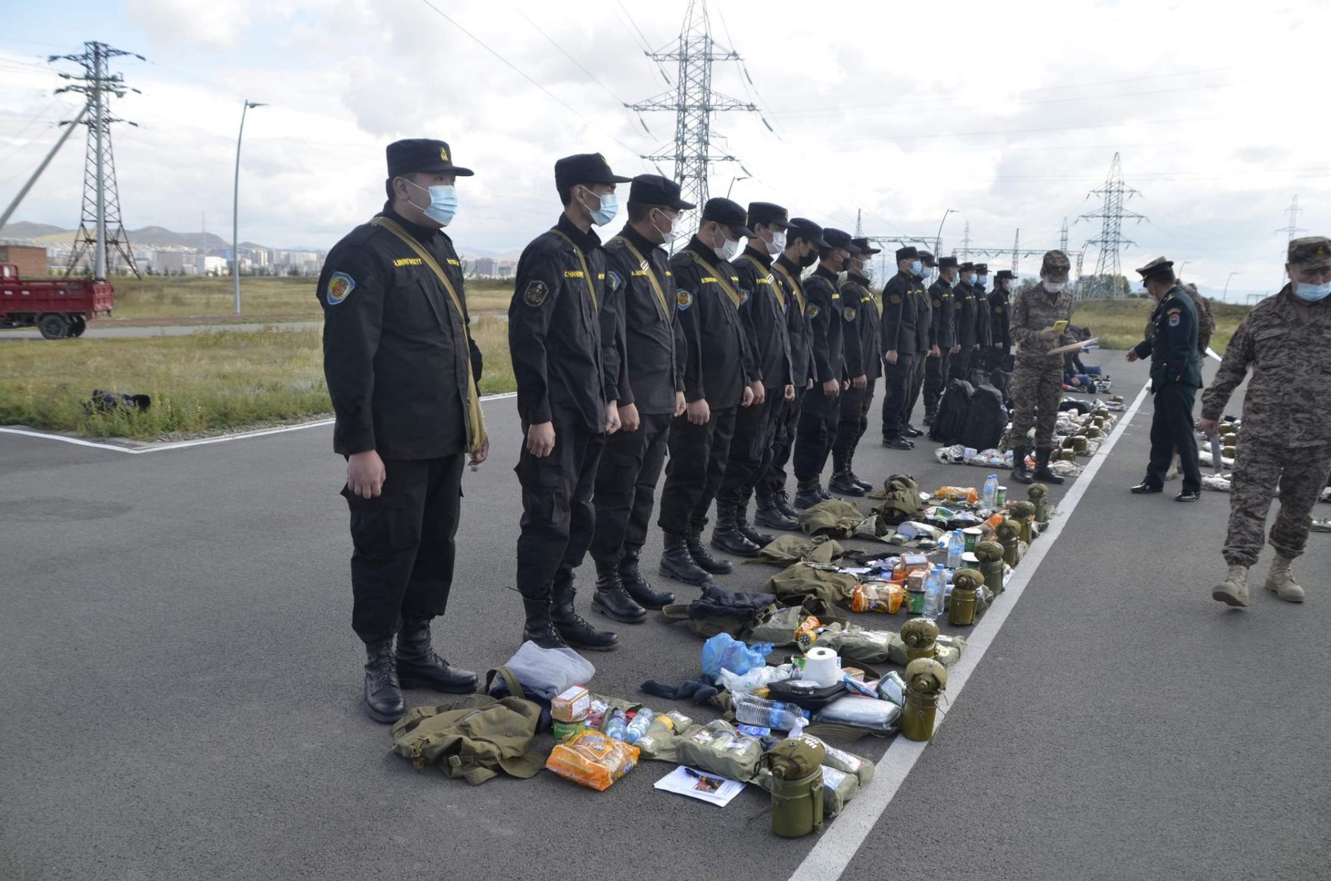 Цэргийн албыг биеэр дүйцүүлэн хаагчид тохижилтын ажил хийлээ