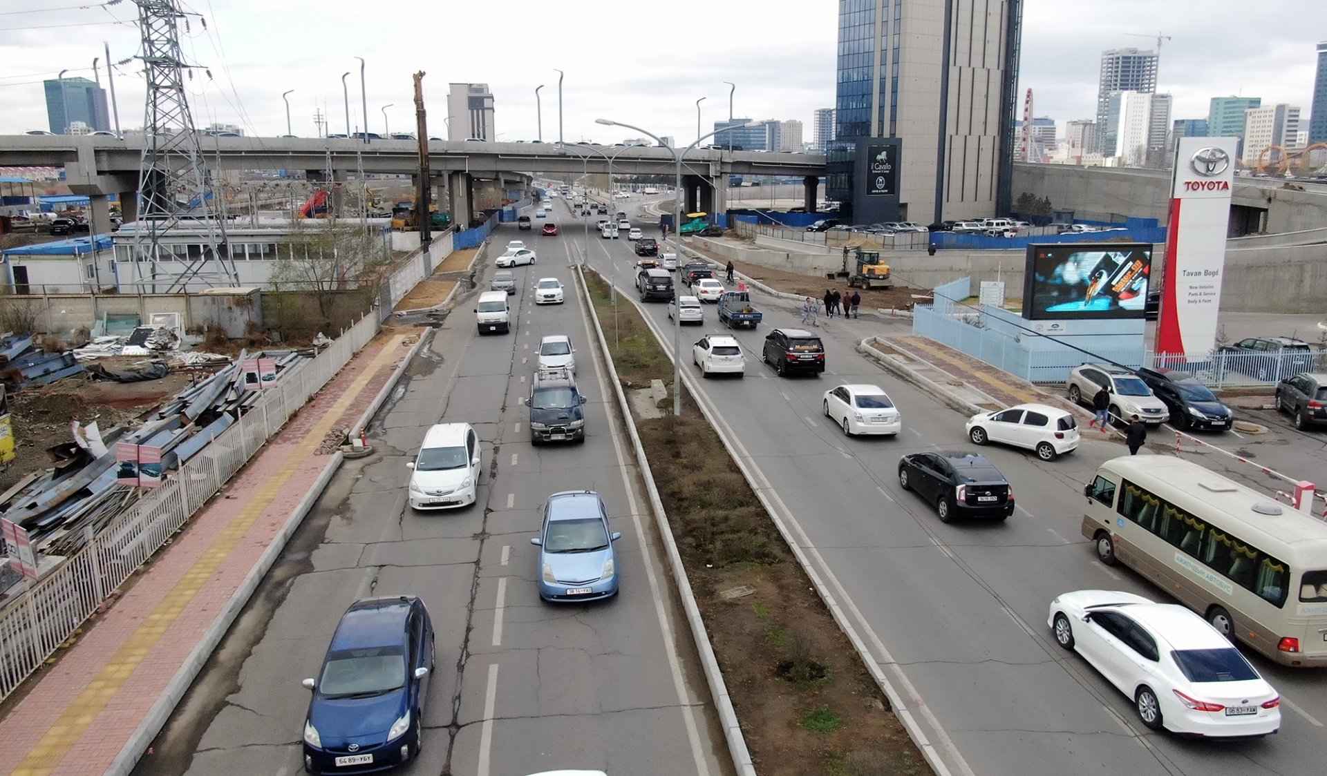 Нарны замд хучилт хийх тул замын хөдөлгөөнийг хэсэгчлэн хаана