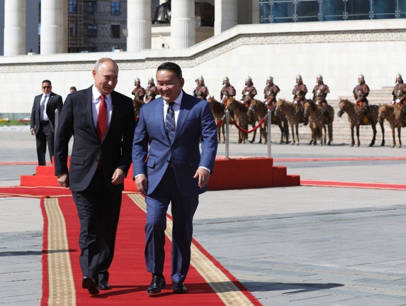 Ерөнхийлөгч Х.Баттулга ОХУ-ын Ерөнхийлөгч В.В.Путинг Сүхбаатарын талбайд угтав /фото/