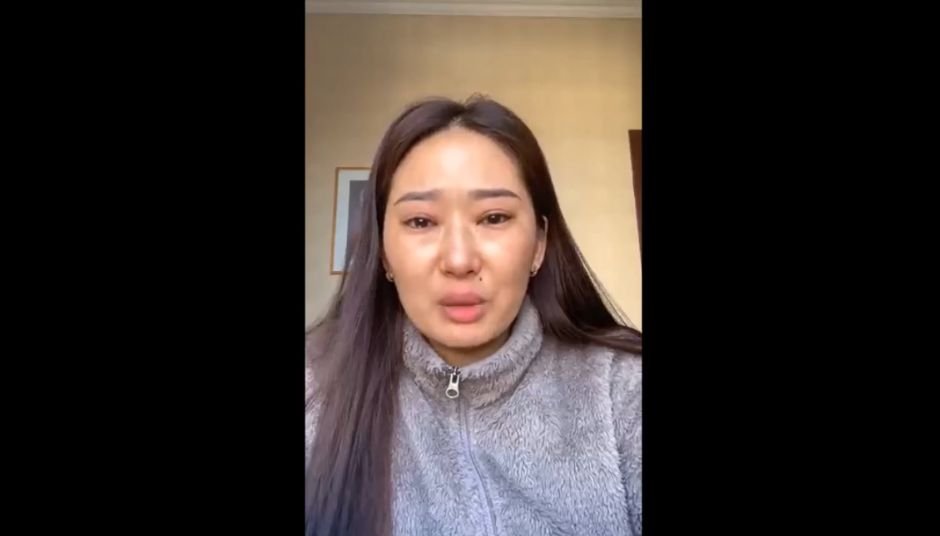 Хүнд өвчинтэй тэмцэж, охиноо хүлээж байсан аавтайгаа хамгаалалтын хувцас өмсөөд салах ёс гүйцэтгэмээр байна