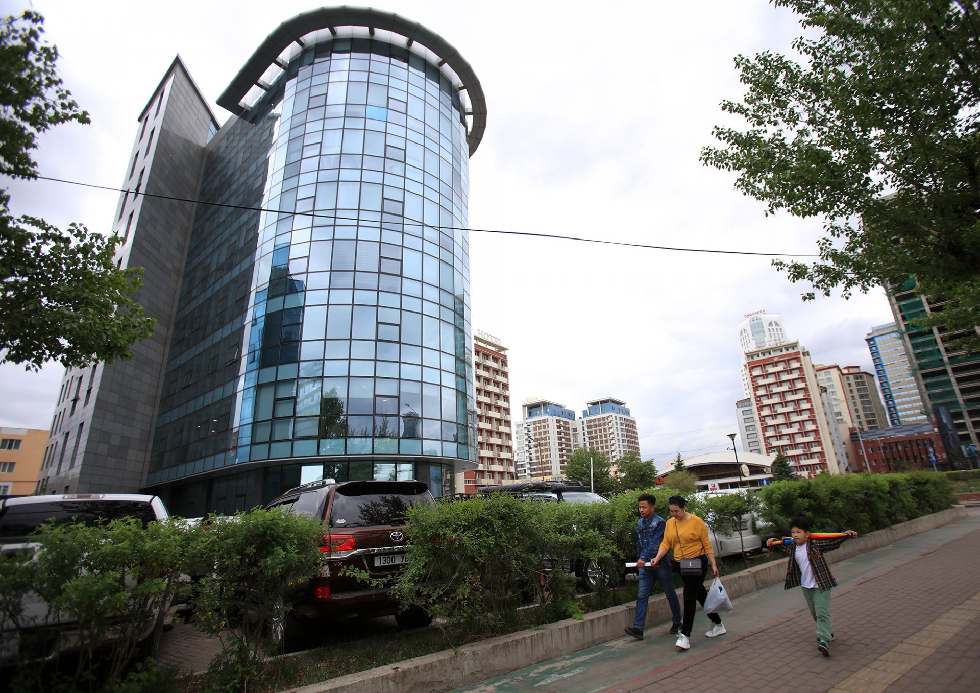 18 иргэн, хуулийн этгээд санаачилгаараа хашаа, хайсаа чөлөөллөө