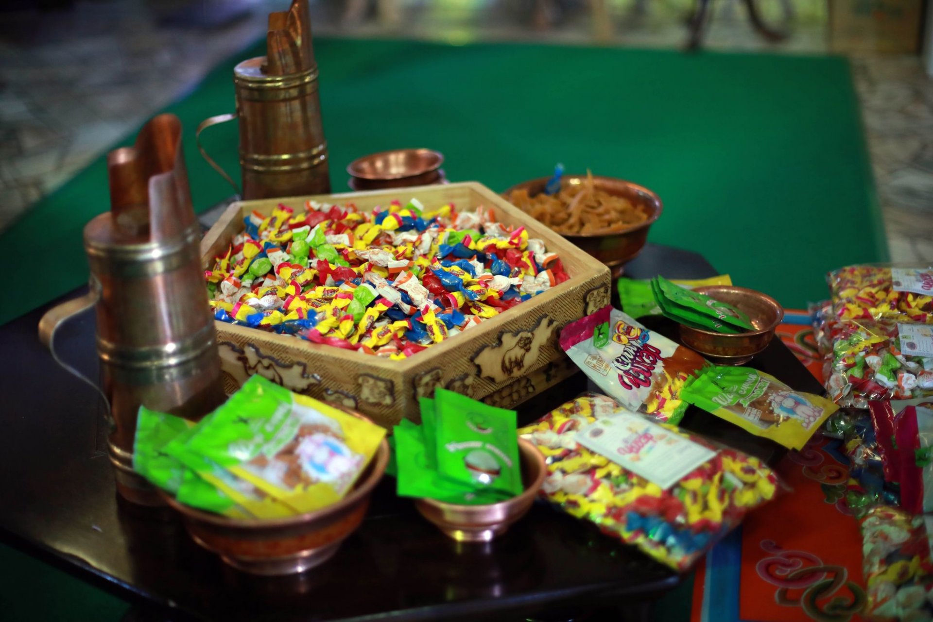 Жижиг, дунд үйлдвэрлэл эрхлэгч эмэгтэйчүүдийн бүтээлээр үзэсгэлэн худалдаа зохион байгууллаа