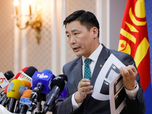 Ё.Баатарбилэг: Хичээл сургалтын үйл ажиллагааг 9 дүгээр сарын 1-н хүртэл зогсоох шийдвэр гаргалаа