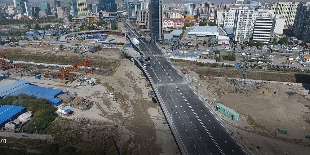 Дөрвөн эгнээтэй, 477 метр урттай шинэ гүүрэн гарцын хөдөлгөөнийг нээлээ