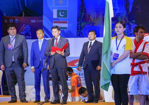 Казах курес бөхийн Азийн аварга шалгаруулах тэмцээн Монгол Улсад эхэллээ