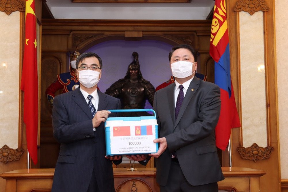 БНХАУ-аас Монгол цэргийн алба хаагчдад 100 мянган тун вакцин хандивлалаа