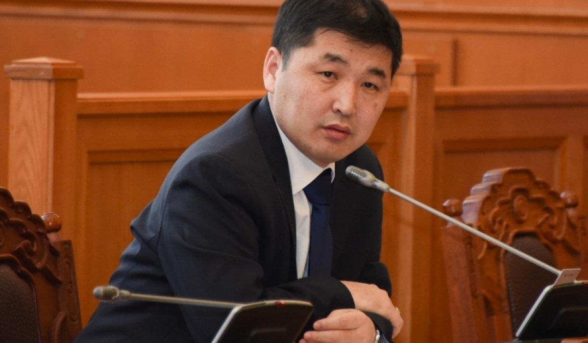 Өөрийгөө шударга хуульч гэдэг О.Баасанхүү АН-ын 100 саяын схемийг хүлээн зөвшөөрсөн нь ичгэвтэр