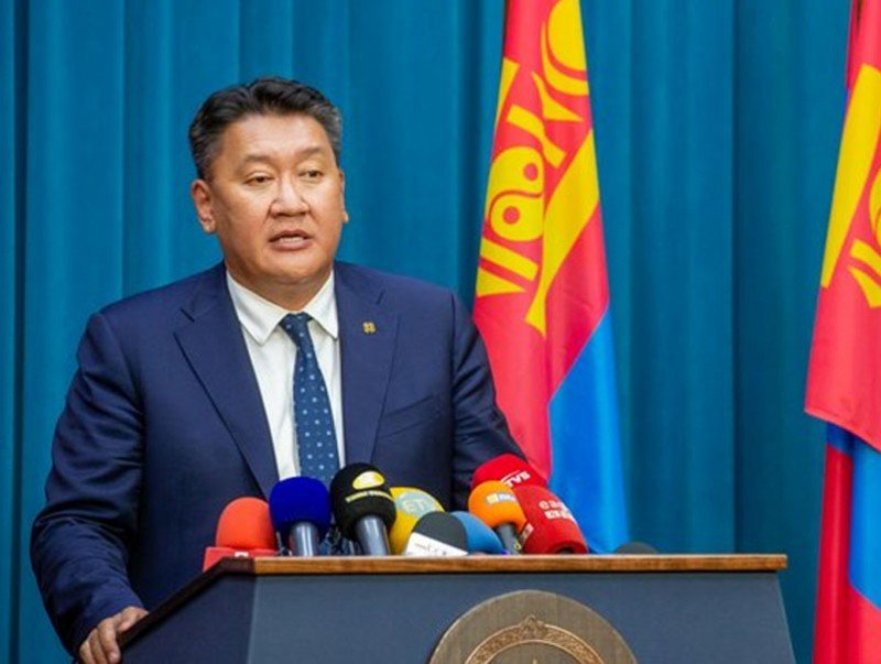 Б.Жавхлан: Зөвхөн Ланд-300 автомашинд манай нөөцөөс 500 сая ам.доллар гарсан байна