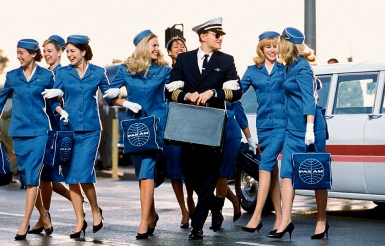 Онгоцны үйлчлэгч нарын нууц амьдрал