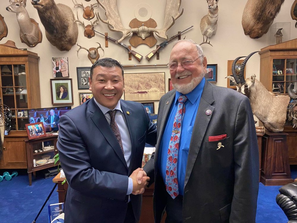 Элчин сайд Ө.Батбаяр Америк-Монголын парламентийн бүлгийг даргалагч Дон Янгтай уулзжээ