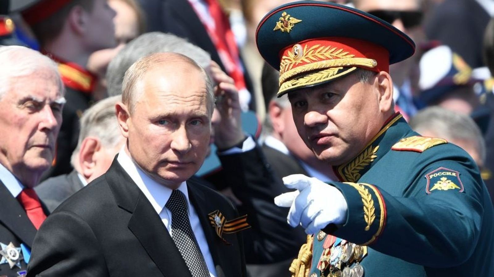 Путин Ялалтын баярын өдөр Украинд дайн зарлах магадлалтай гэжээ