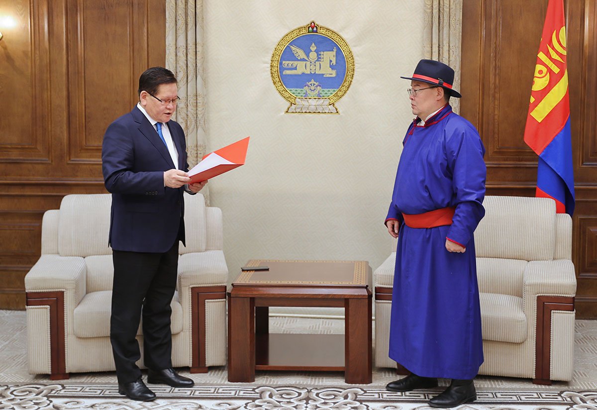 Үй олноор хөнөөх зэвсэг дэлгэрүүлэх болон терроризмтой тэмцэх тухай хуулийн төслийг өргөн барилаа