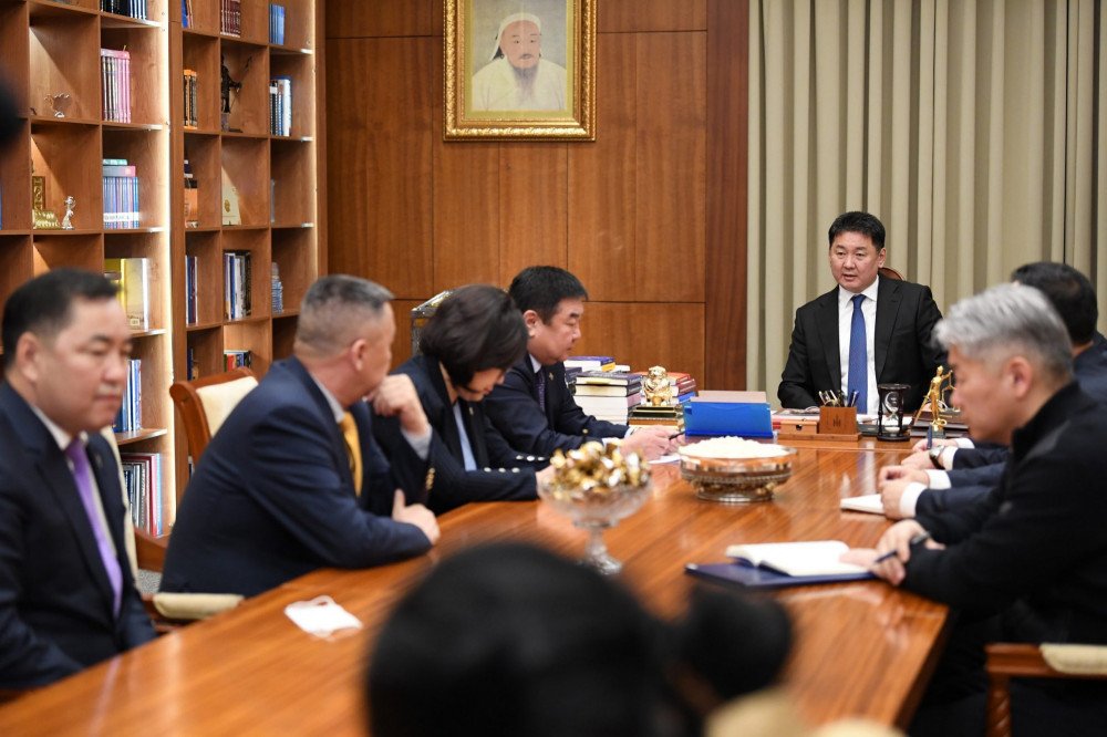 Ерөнхийлөгч У.Хүрэлсүх УИХ дахь Ардчилсан намын бүлгийн гишүүдтэй уулзав