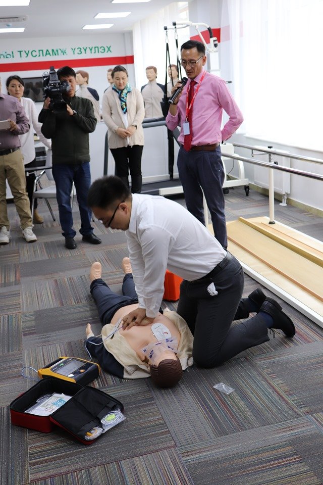 “АЖЛЫН БАЙРАНД АНХНЫ ТУСЛАМЖ ҮЗҮҮЛЭХ НЬ”  ХОЛИМОГ СУРГАЛТЫН ХӨТӨЛБӨР НЭЭГДЛЭЭ