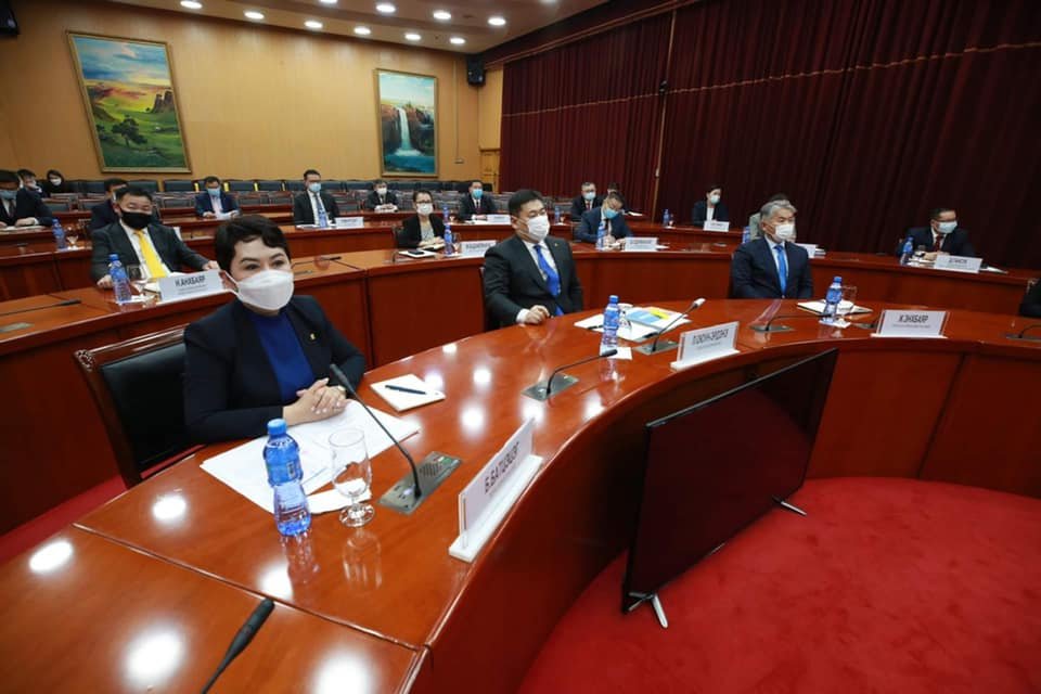 ЕРӨНХИЙ САЙД Л.ОЮУН-ЭРДЭНЭ ГАДААДАД СУУГАА ЭЛЧИН САЙДУУДАД ВАКЦИНЫ НИЙЛҮҮЛЭЛТИЙГ ЭРЧИМЖҮҮЛЭХ ШААРДЛАГАТАЙГ ОНЦОЛЛОО