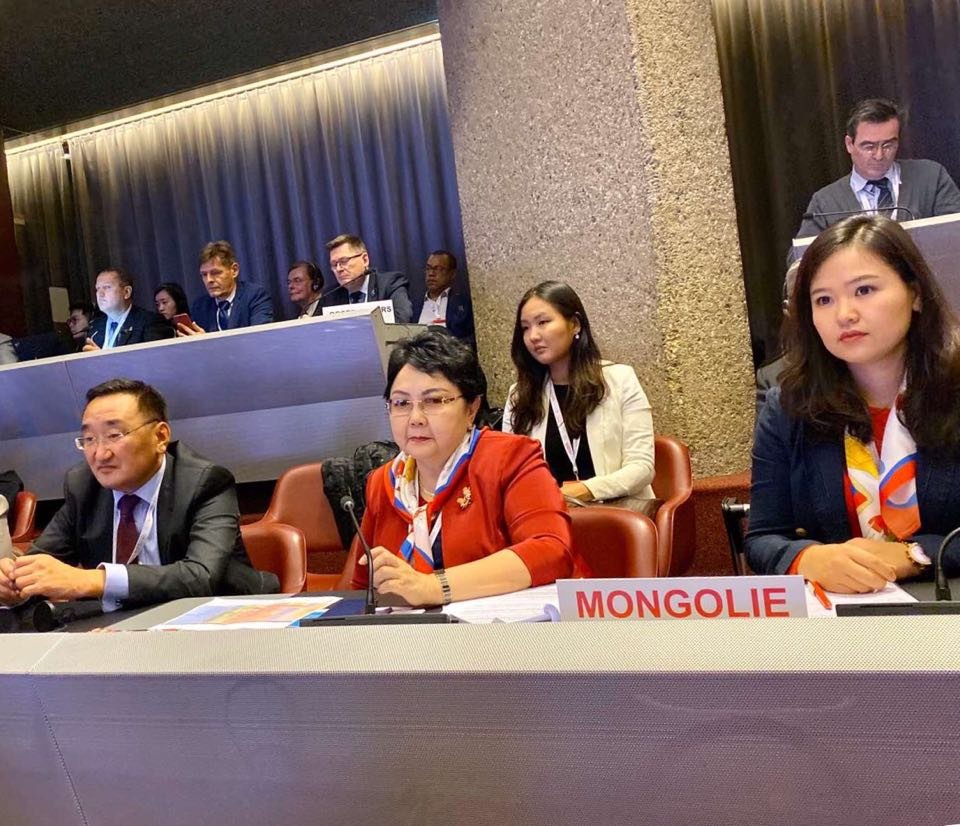 ЖЕНЕВ ХОТНОО ОЛОН УЛСЫН УЛААН ЗАГАЛМАЙ, УЛААН ХАВИРГАН САР ХӨДӨЛГӨӨНИЙ 33 ДУГААР БАГА ХУРАЛ БОЛЖ БАЙНА