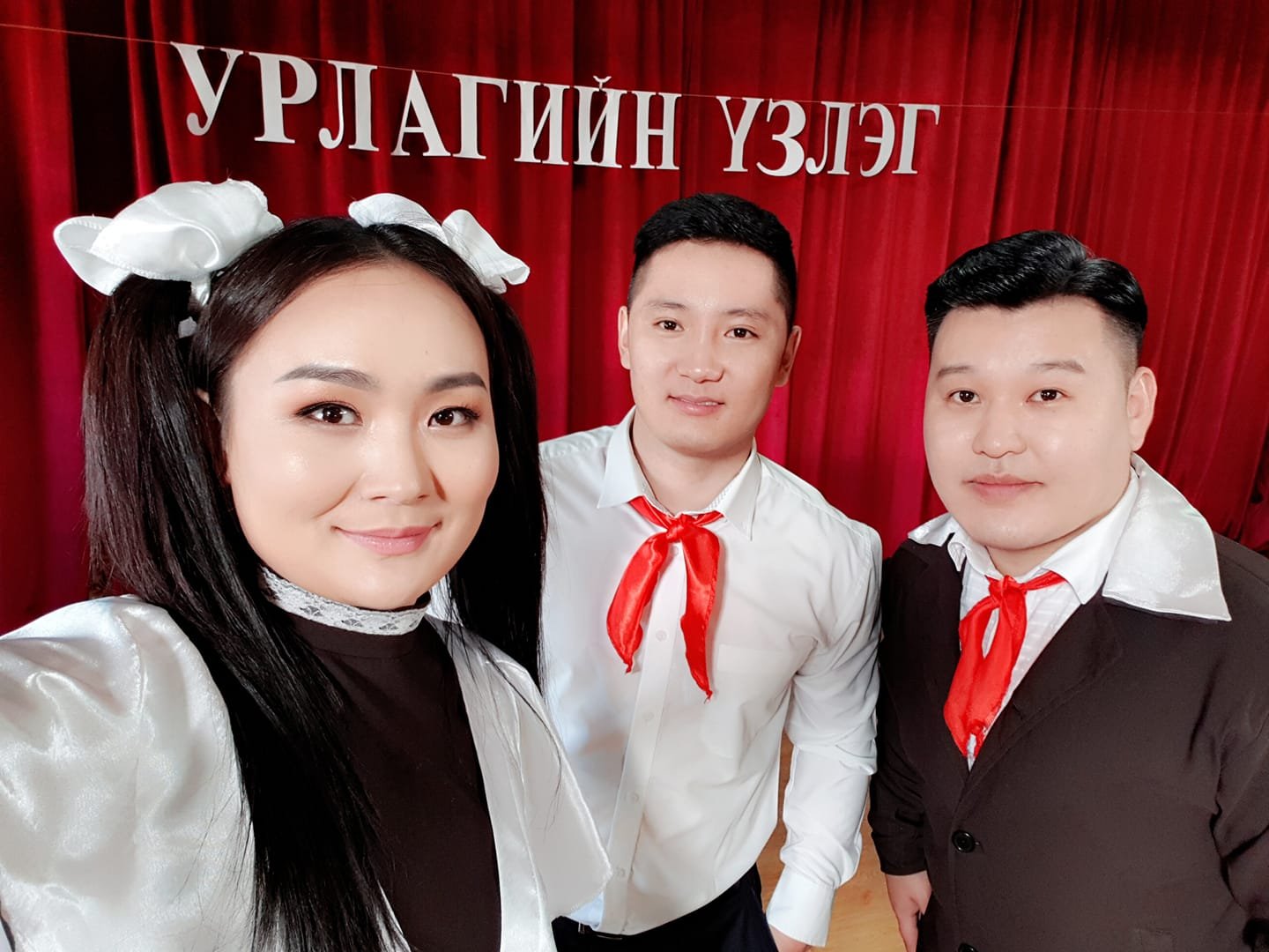 Дуучин Чулуунчимэг төрсөн өдрөө “нижгэр тэмдэглэжээ”