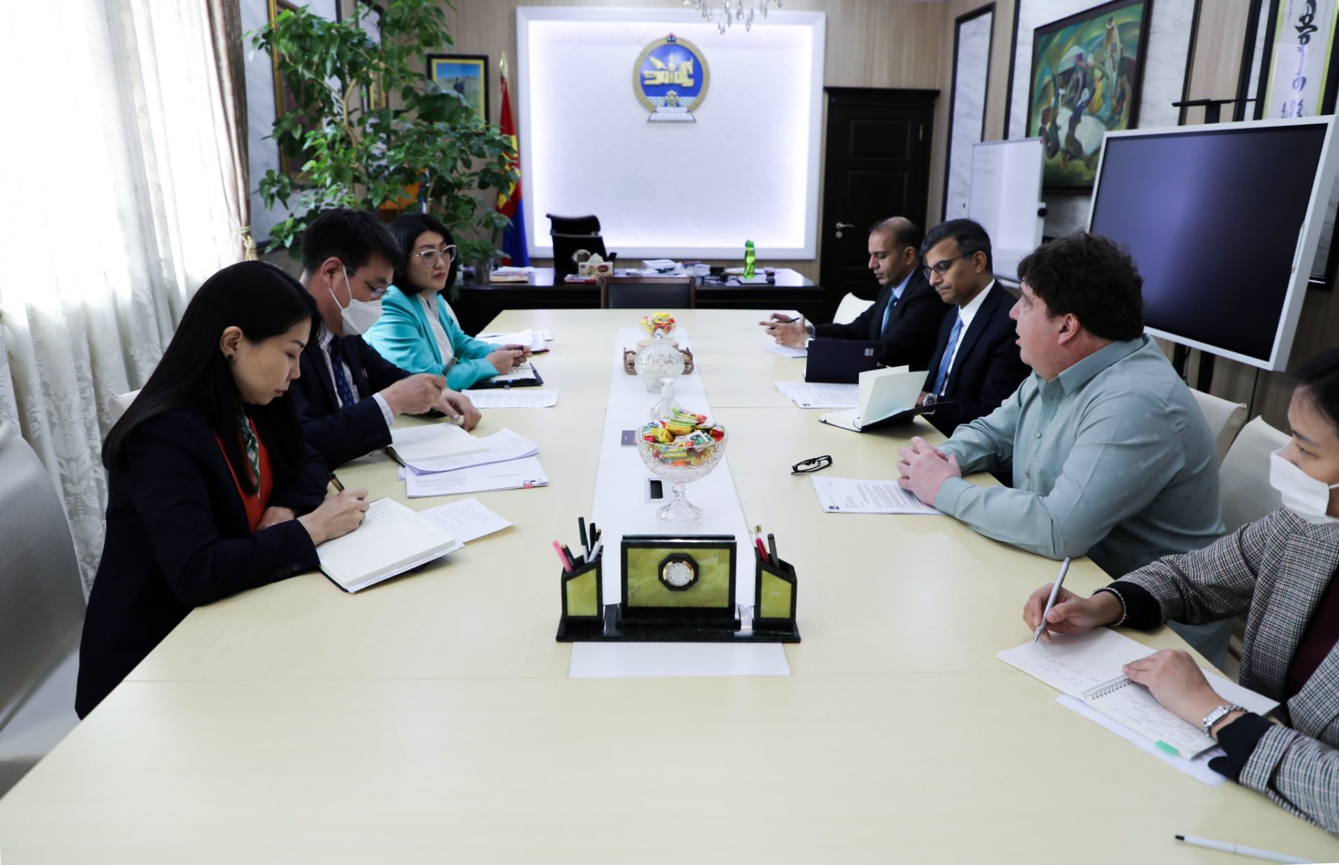 Азийн Хөгжлийн Банкны Суурин төлөөлөгч Павит Рамачандрантай уулзлаа