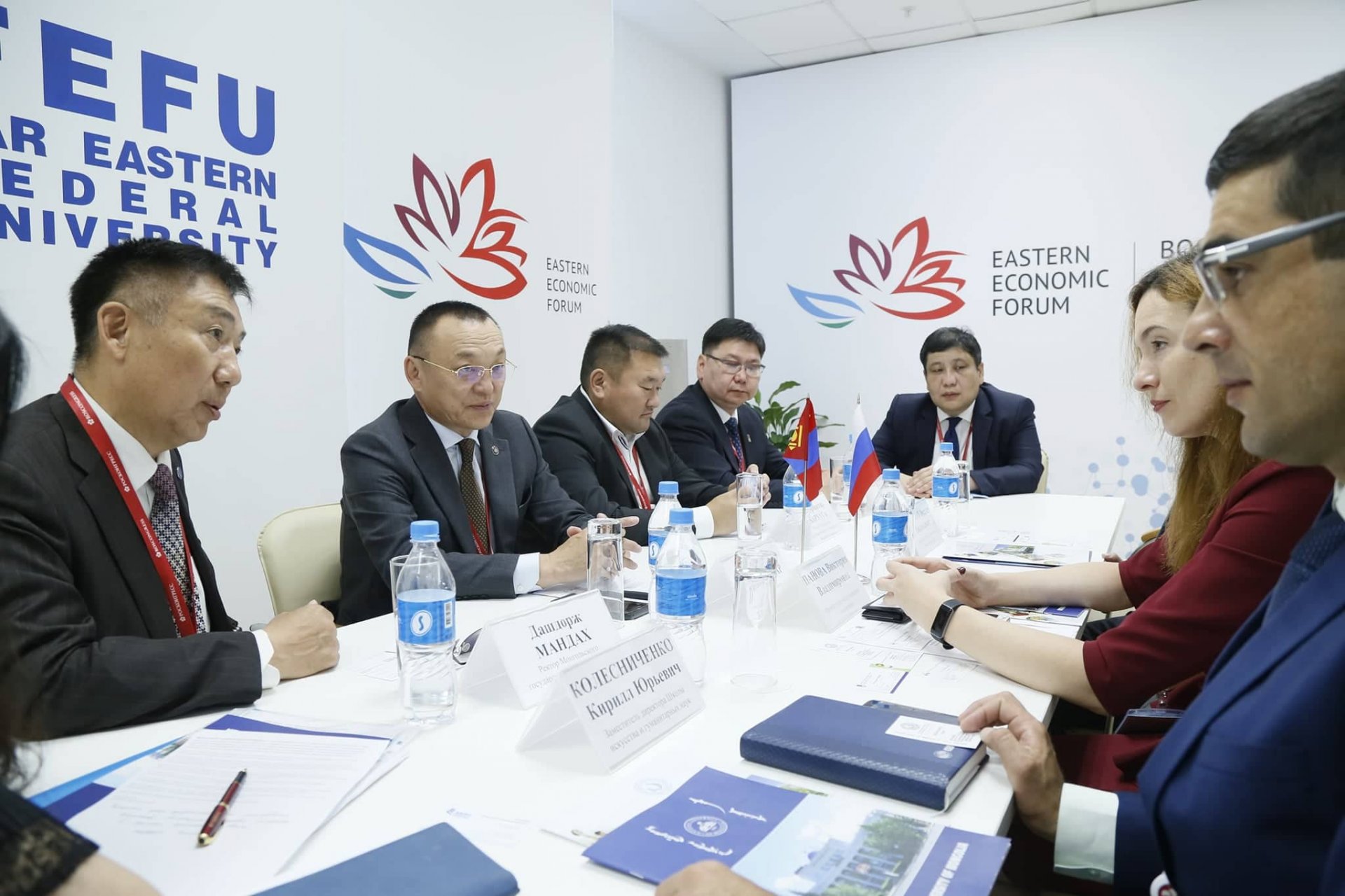 Их сургуулиудын захирлууд Владивостокт ажиллаж байна