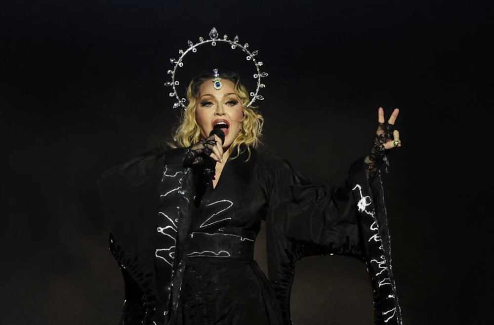 Дуучин Мадоннагийн үнэ төлбөргүй зохион байгуулсан тоглолтыг 1.6 сая хүн үзжээ