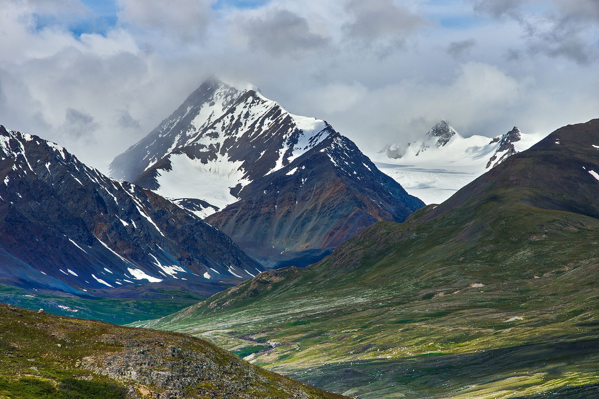 ST 6 - ALTAI TAVAN BOGD - NATIONAL PARK) ROUND TRIP FLIGHT